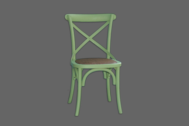 כסא עץ בסגנון כפרי, ברמת גימור גבוהה, בצבע ירקרק. מידות 60*60*90 
