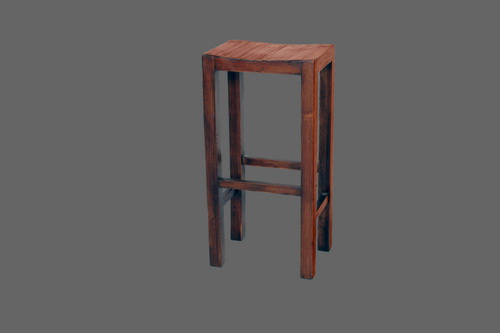 כסא בר מעץ מלא עם משטח קעור. ניתן להשיג כיחידה בודדת בלבד. מידות 38*28*78 